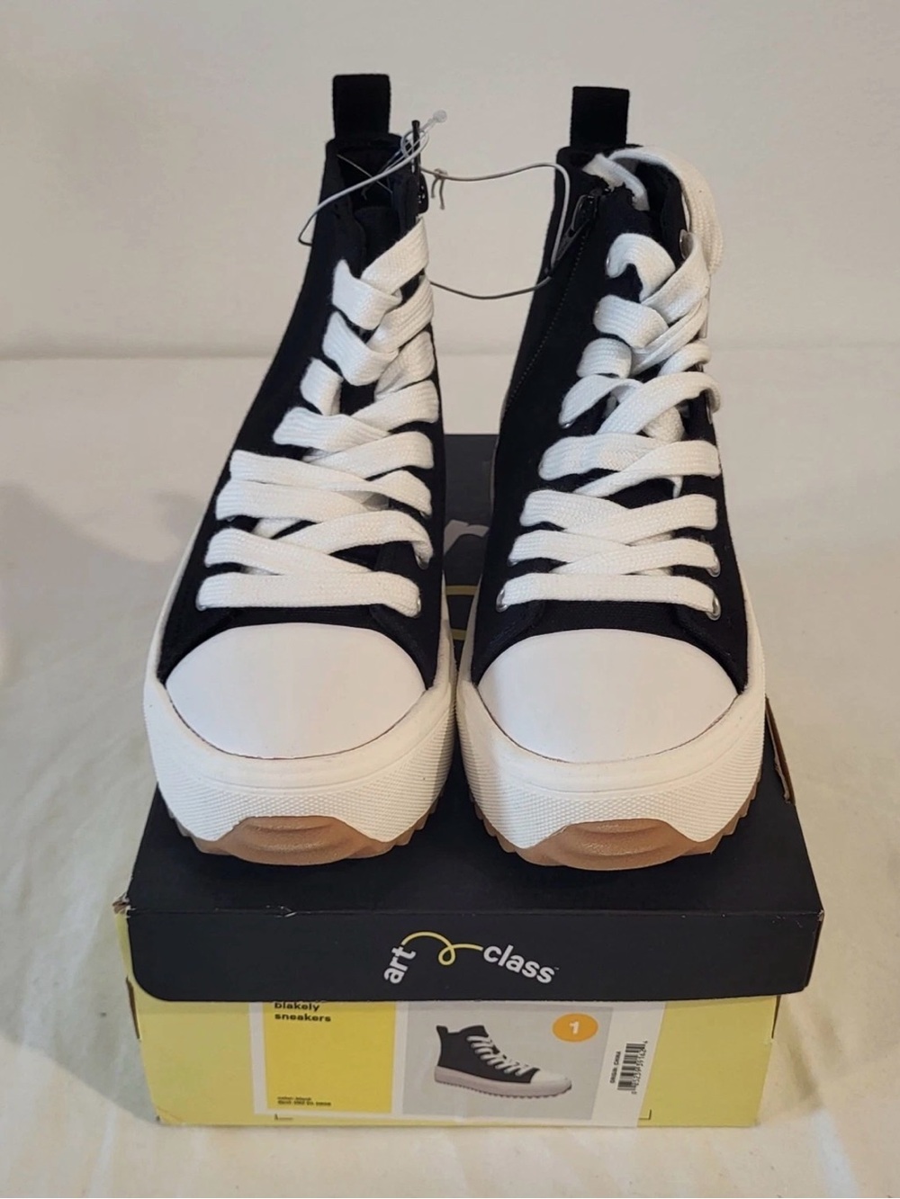 art class Black and White Chunky High-Top Sneakers Sz 1